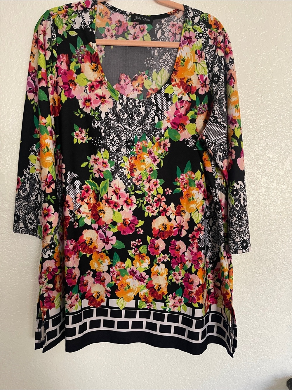Sunny Floral Women's Scoop Neck Tunic - Black Multicolor
